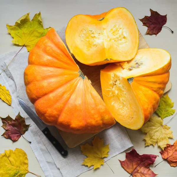 Sammansättningen Färska Orange Pumpa Skörden För Thanksgiving Day Lager Fotobild — Stockfoto