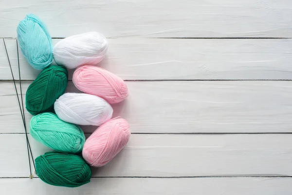 Knitting Balls Knitting Needles White Wooden Background Top View Flat — Stock Photo, Image