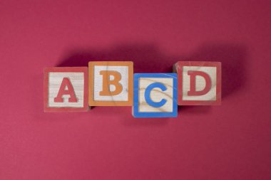 A, B, C ve D tahta bloklar