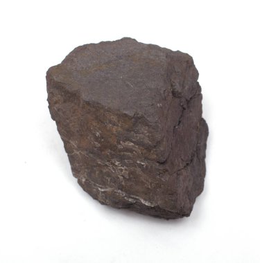 Beyaz arkaplanda doğal kahverengi taş