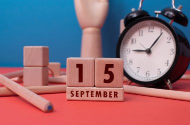 15 Eylül tahta bloklarla yazılmış