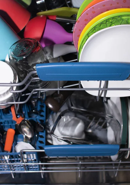 Чистий Посуд Відкритій Посудомийній Машині — стокове фото
