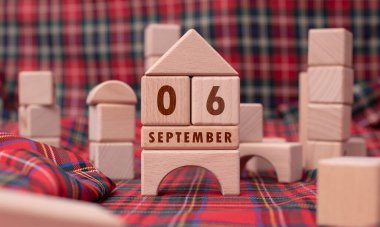 6 Eylül tahta bloklarla yazılmış