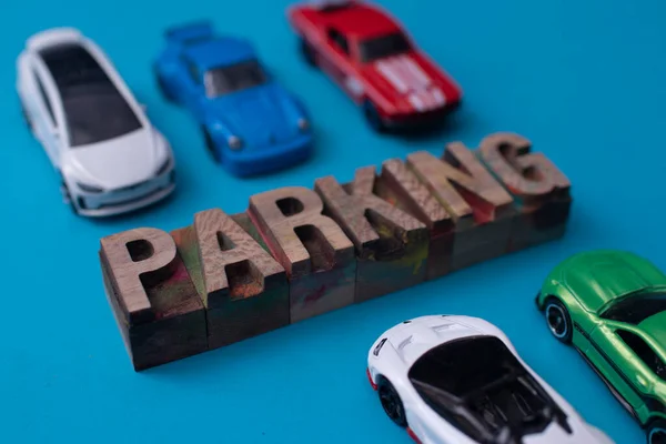 Palavra Estacionamento Escrito Com Blocos Tipo Madeira Carros Brinquedo — Fotografia de Stock