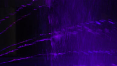 Turistler için cazibe: çeşmeler dans.