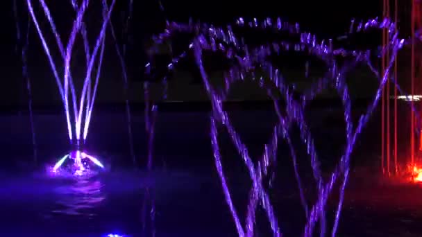 Достопримечательности для туристов: Танцующие фонтаны . — стоковое видео