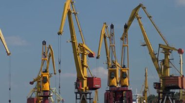 Gemi yükleme bağlantı noktası vinç çalışma.