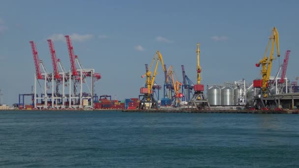 Landscape of port on the background of a blue sky. — Stock Video