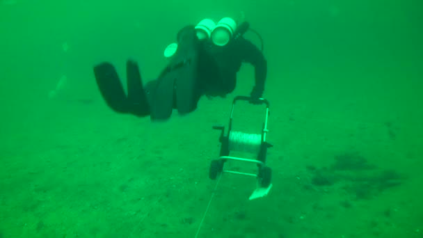 Подводная археология: расположение исследовательской площадки внизу . — стоковое видео