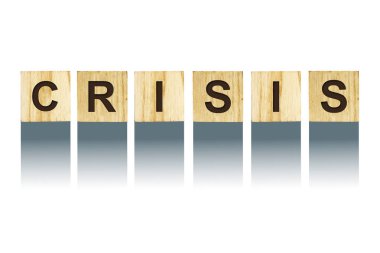 Word kriz, ahşap inşaat küpleri harflerin oluşur. Beyaz arka plan, izole kavramı iş, finans. Arka planlar.