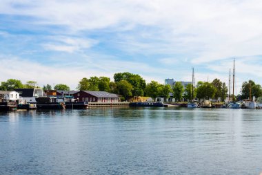 Kopenhag, Danimarka - Temmuz 12, 2018.Canal eski gemiler ile Kopenhag. Sıcak güneşli bir gün. Seyahat, mimari.