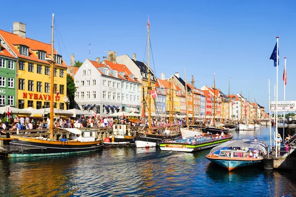 Copenhague Dinamarca Julio 2018 Calles Copenhague Hermosas Casas Colores Canal —  Fotos de Stock