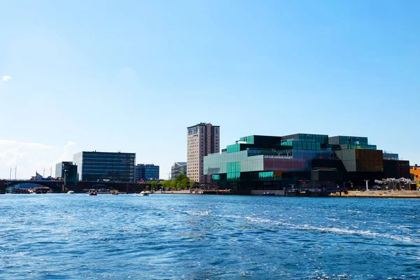 코펜하겐 덴마크 2018 운하의 은행에 코펜하겐의 아키텍처입니다 풍경입니다 — 스톡 사진