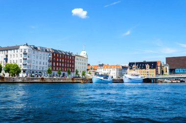 Copenhagen, Danimarka - 13 Temmuz 2018. Güzel mimari Kopenhag kanal kıyısında. Mimarisi. Şehir manzarası. Seyahatler.