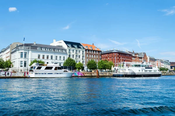 코펜하겐 덴마크 2018 운하의 은행에 코펜하겐의 아키텍처입니다 풍경입니다 — 스톡 사진