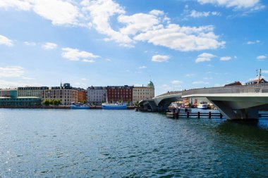 Copenhagen, Danimarka - 13 Temmuz 2018. Kanalın su köprüden. Mimarisi. Şehir manzarası seyahat