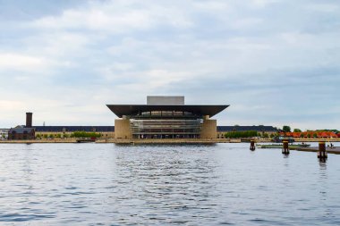 Kopenhag, Danimarka - 10 Temmuz 2018.The Danimarka Kraliyet Operası mimarisi. Şehir manzarası.