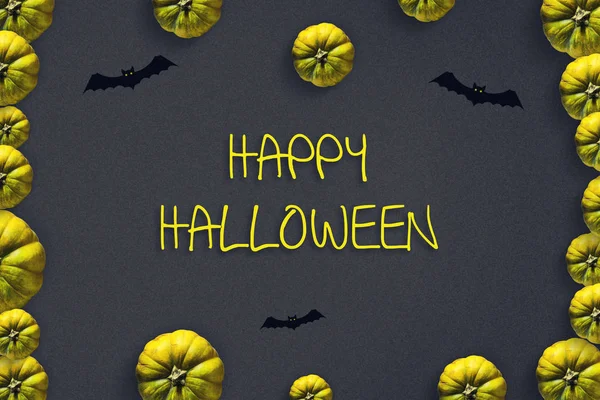 Pompoen Een Donkere Achtergrond Inscriptie Happy Halloween Feestelijke Achtergrond Vakantie — Stockfoto