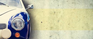 Arka plan beton bir duvarı'nın eski güzel araba far. Uzay kopyalayın. Kavram afiş tamir, otomobil satışı.