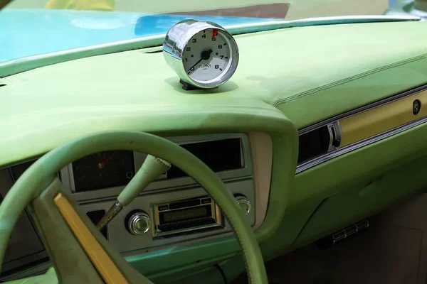 Salon old retro car. Close-up. Cars. Details. — Stock Photo, Image