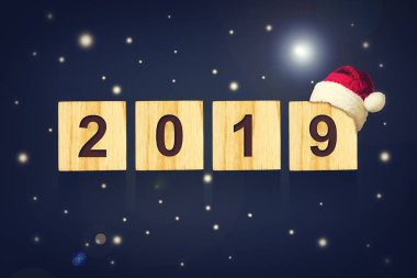 Noel arka plan. 2019. rakamlar küpler karanlık bir arka plan üzerinde oluşan.