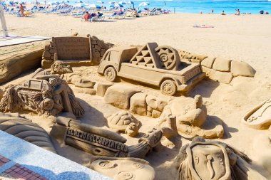 Sahilde güzel kum heykel. İspanya, Kanarya Adaları. Sanat.