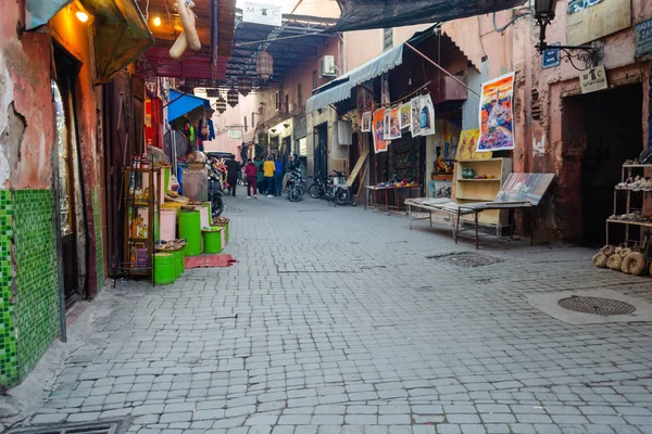 Hermosa tienda de recuerdos en Marrakech, Marruecos Viajes — Foto de Stock