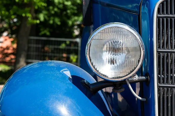 Headlight Old Beautiful Blue Car Close Copy Space Concept Banner — Stock Photo, Image