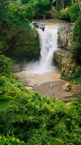 Epic Tegenungan Waterfall. Ubud en Bali, Indonesia — Foto de Stock
