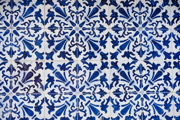 Azulejo, carreaux muraux traditionnels bleu-blanc à Lisbonne, Portugal — Photo