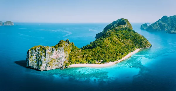 Early Morning drone Aerial Panorama view of Helicopter Island in the Bacuit Bay in El Nido, Palawan, Philippines — Stock Photo, Image