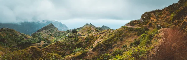 Горный хребет Рибейра-де-Джанела на Кабо-Верде Санто-Антао — стоковое фото