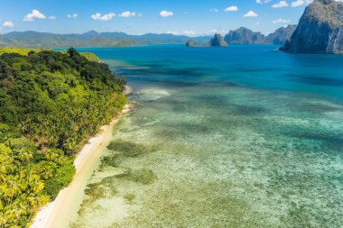 El Nido, Palawan, Filipinler 'deki Las Cabanas sahili.
