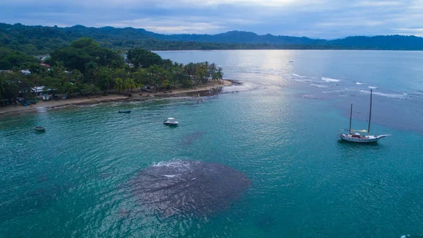 Kosta Rika Puerto Viejo Karayipler'de, havadan görüntü