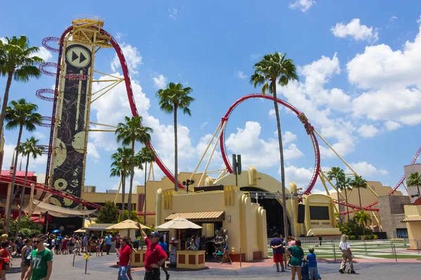 ORLANDO, FLORIDA, EE.UU. - 08 DE MAYO DE 2018: Montaña rusa Rock it at Universal Studios park — Foto de Stock