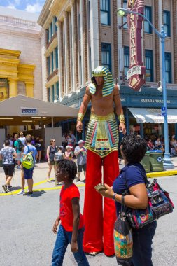 Orlando, Florida, ABD - 08 Mayıs 2018: İntikam mumya sürüş Universal Studios Orlando, giriş