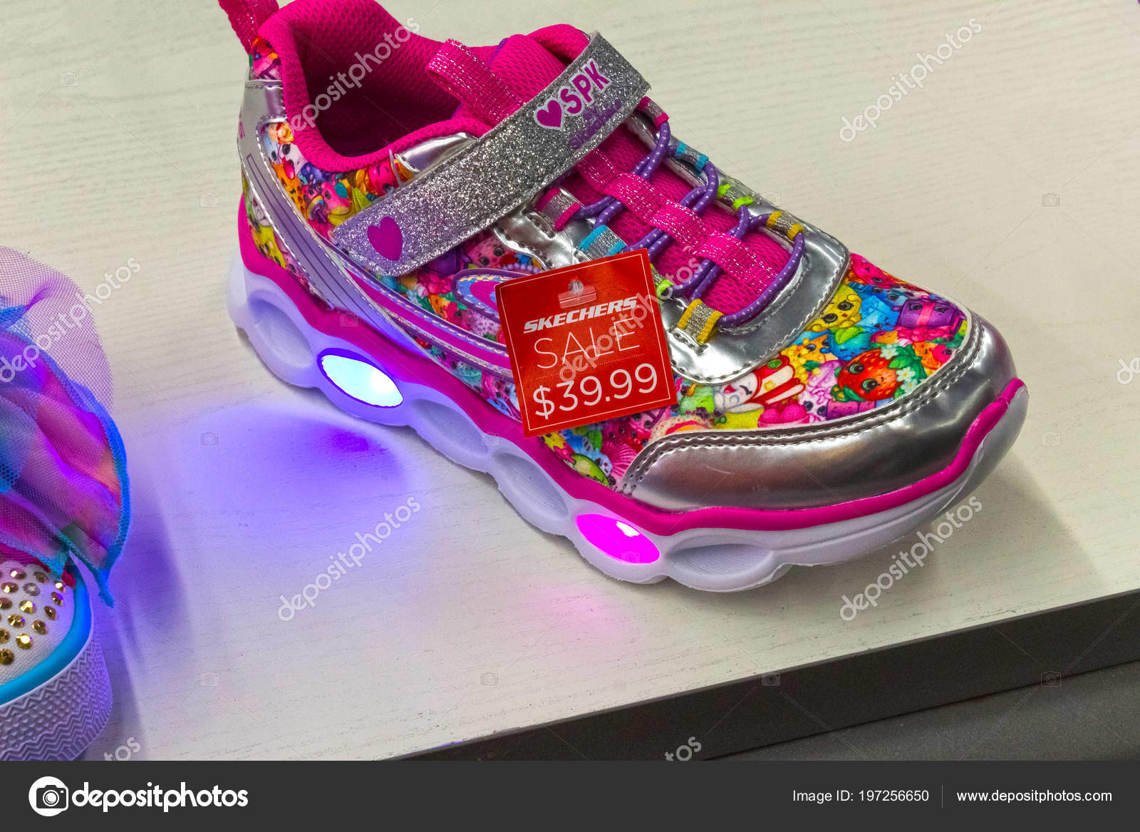skechers premium outlet mall