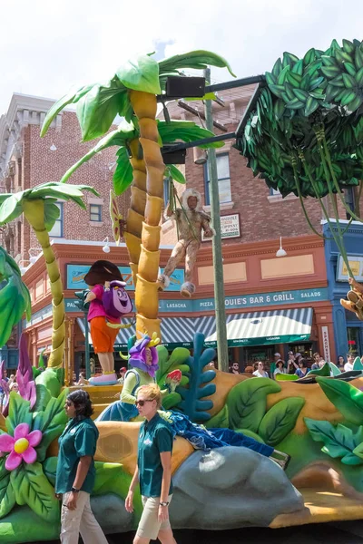 Orlando Verenigde Staten Mei 2018 Mensen Zoek Traditionele Grote Parade — Stockfoto