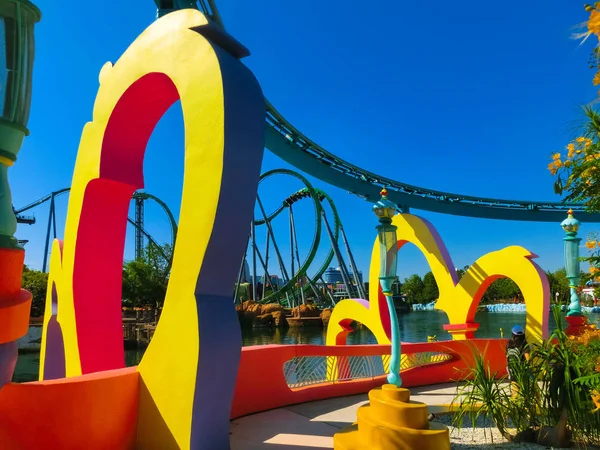 Orlando, Floryda, Usa - zm. 10 maja 2018: Coaster Incredible hulk w Adventure Island z Universal Studios Orlando. Universal Studios Orlando jest park rozrywki — Zdjęcie stockowe