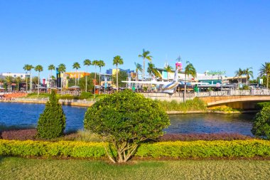 Orlando, Amerika Birleşik Devletleri - 9 Mayıs 2018: Universal City Walk alışveriş merkezi girişinde Universal Studios Orlando olduğunu