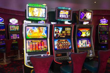 Cape Canaveral, Amerika Birleşik Devletleri - 30 Nisan 2018: Slot Makineleri Casino Karayip Denizi bir seyahat gemisinde