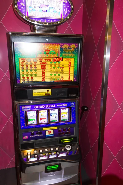 Cape Canaveral, Amerika Birleşik Devletleri - 30 Nisan 2018: Slot Makineleri Casino Karayip Denizi bir seyahat gemisinde