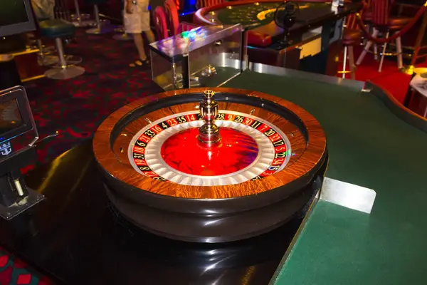 Cape Canaveral, Amerika Birleşik Devletleri - 30 Nisan 2018: Slot Makineleri Casino Karayip Denizi bir seyahat gemisinde