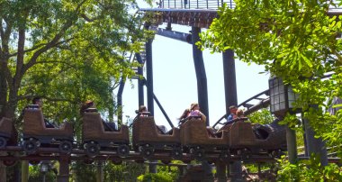 Florida, Amerika Birleşik Devletleri - soyut Roller Coaster insanlara