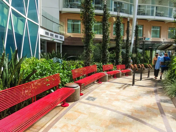 Cape Canaveral, Amerika Birleşik Devletleri - 29 Nisan 2018: Central park cruise liner ya da gemi Royal Caribbean tarafından Seas Oasis adlı