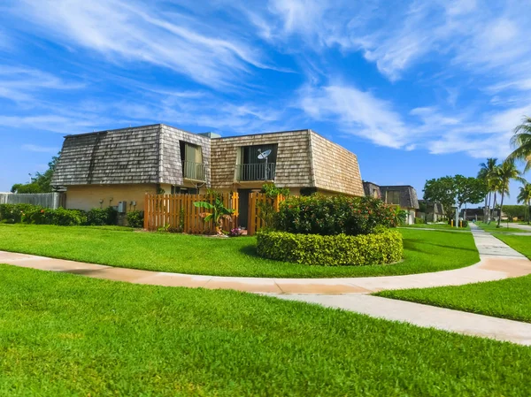 Typische Südwestliche Florida Haus Auf Dem Land Mit Palmen Tropischen — Stockfoto