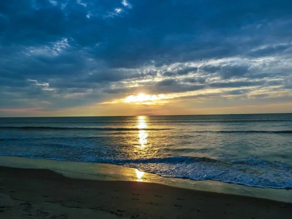 Florida, ABD gün batımında iskelede Cocoa Beach