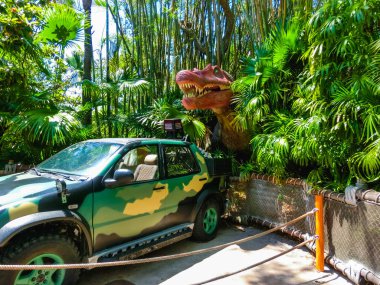 Orlando, Florida - 09 Mayıs 2018: Jurassic Park dinozor ve Universal Studios Adaları macera Tema Park Orlando, Florida üzerinde 09 Mayıs 2018 planımciple.