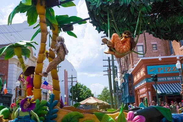 Orlando Verenigde Staten Mei 2018 Mensen Zoek Traditionele Grote Parade — Stockfoto
