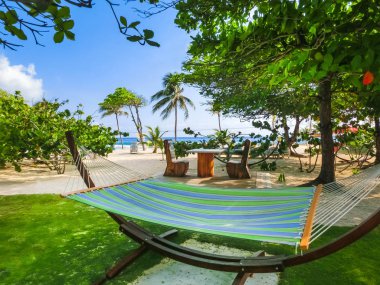 Güneşli bir gün, hamak Beach Haiti ile oturma alanı